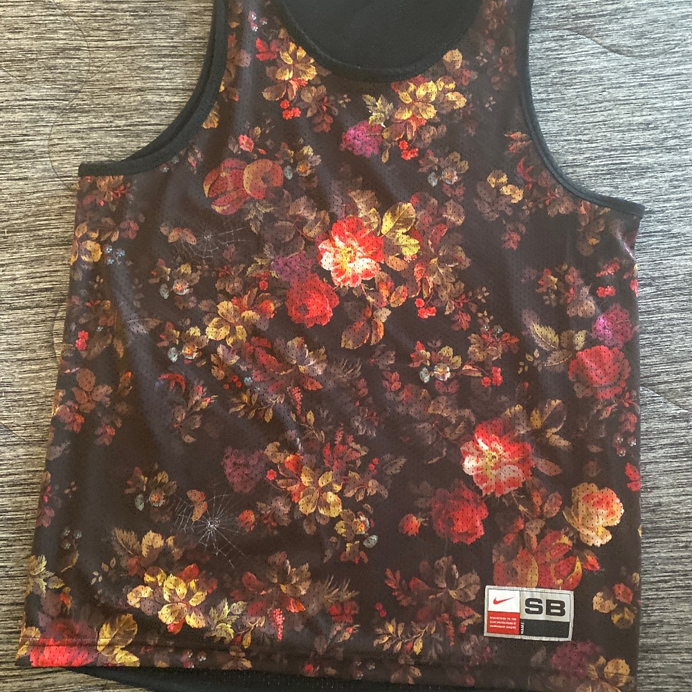 Reversible Nike SB Drip